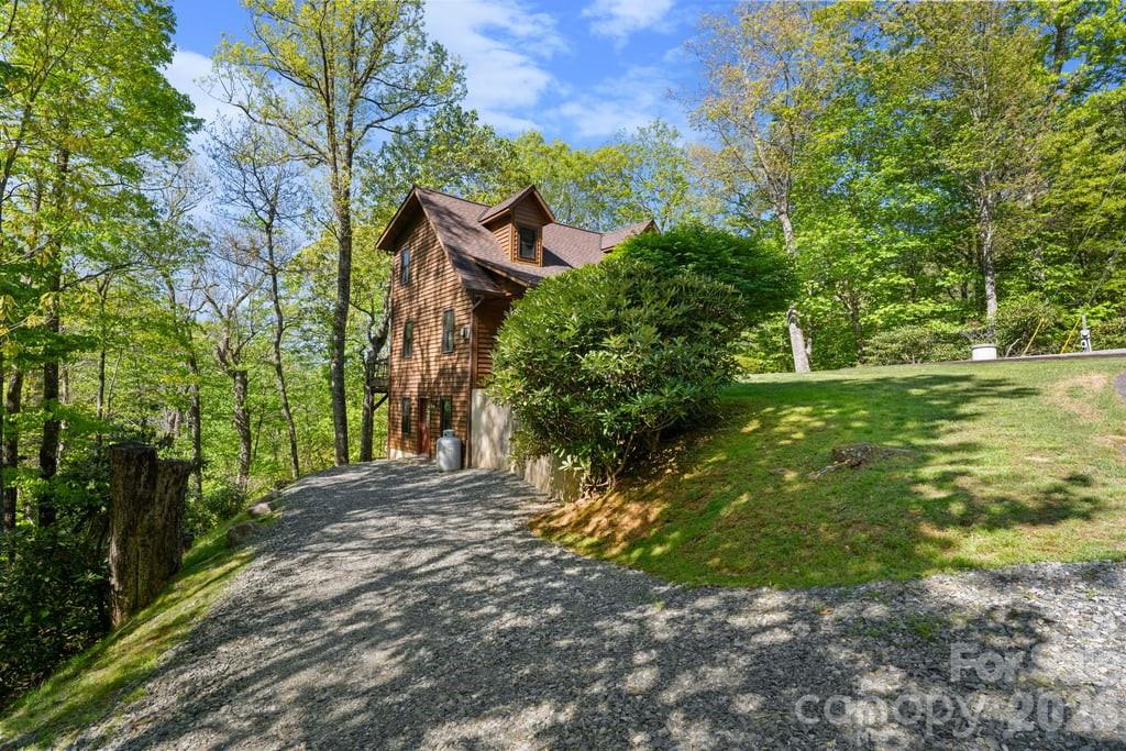 133 Brown Mountain Ridge Road — Blowing Rock