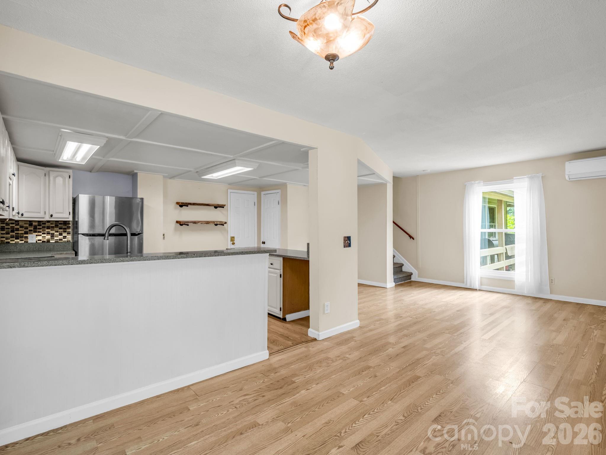 117 Willow Way — Hendersonville