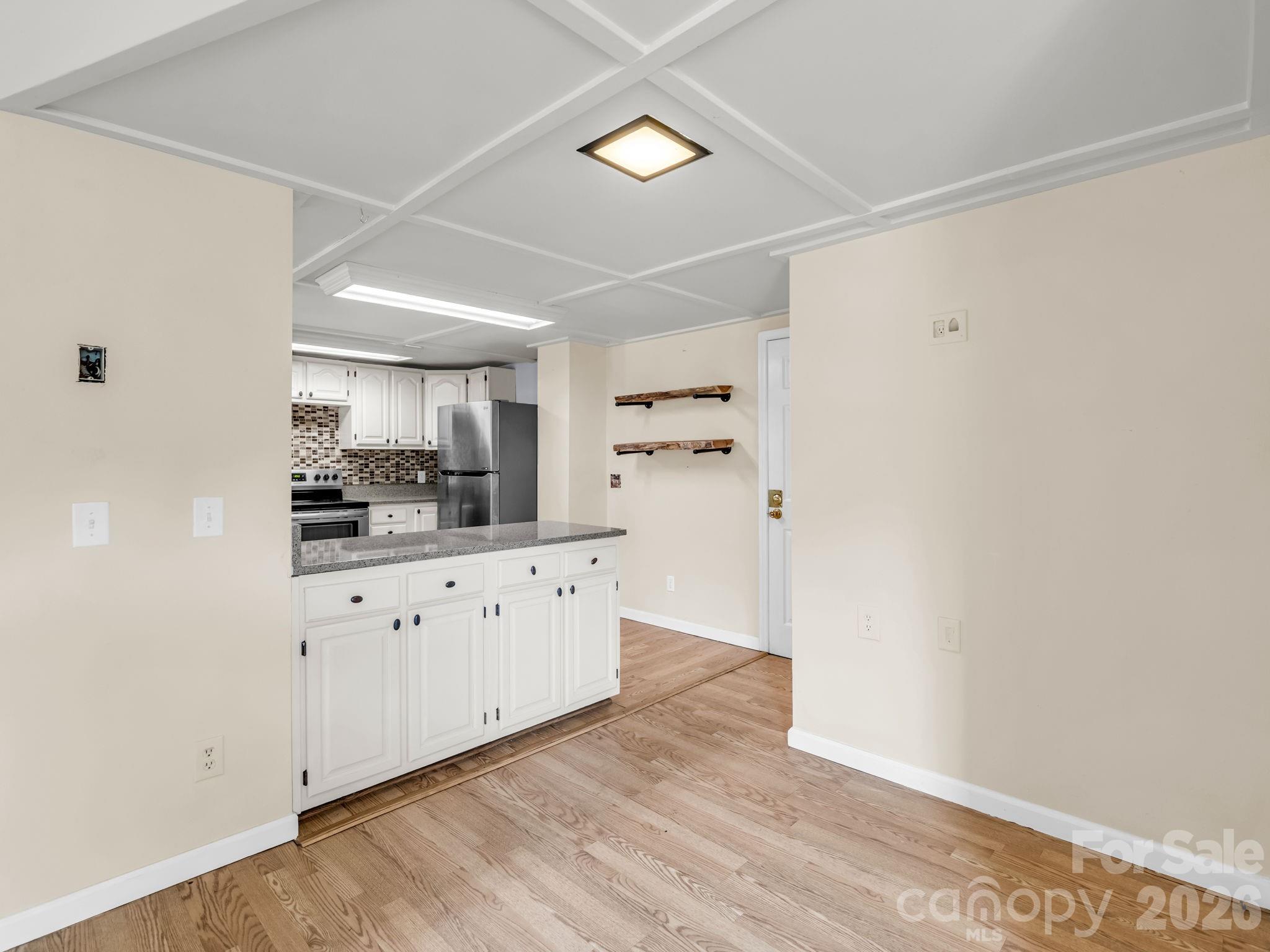 117 Willow Way — Hendersonville