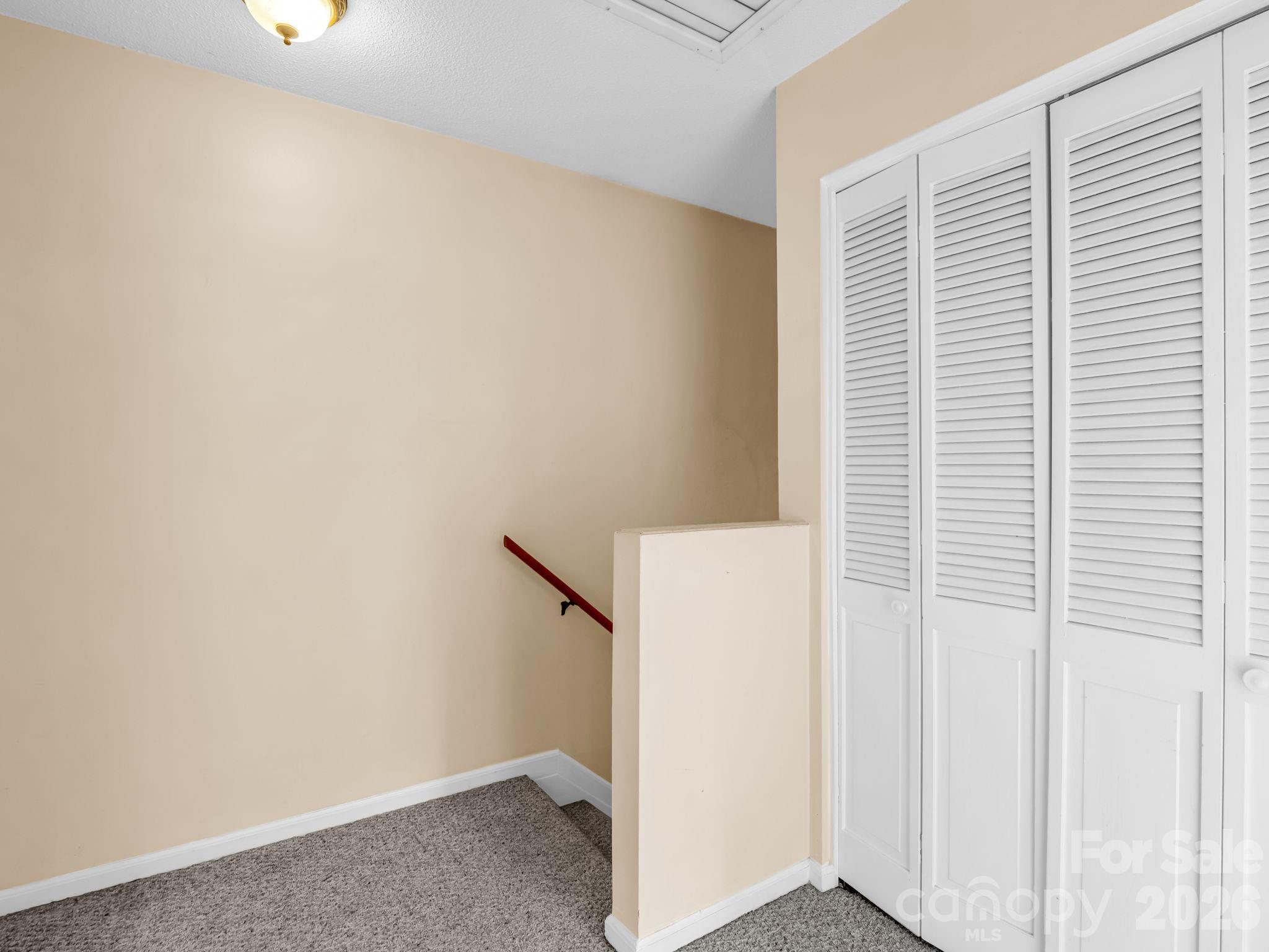 117 Willow Way — Hendersonville