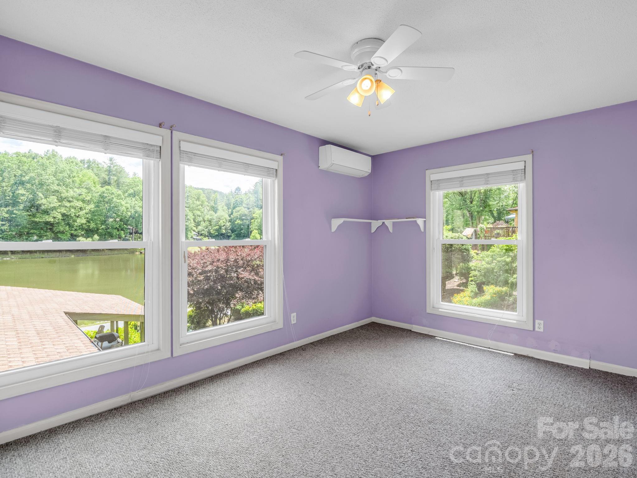 117 Willow Way — Hendersonville