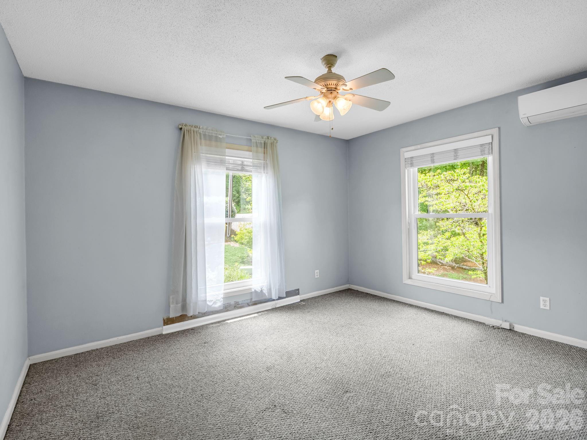 117 Willow Way — Hendersonville