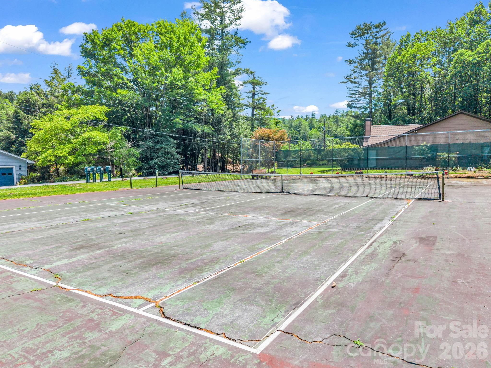 117 Willow Way — Hendersonville