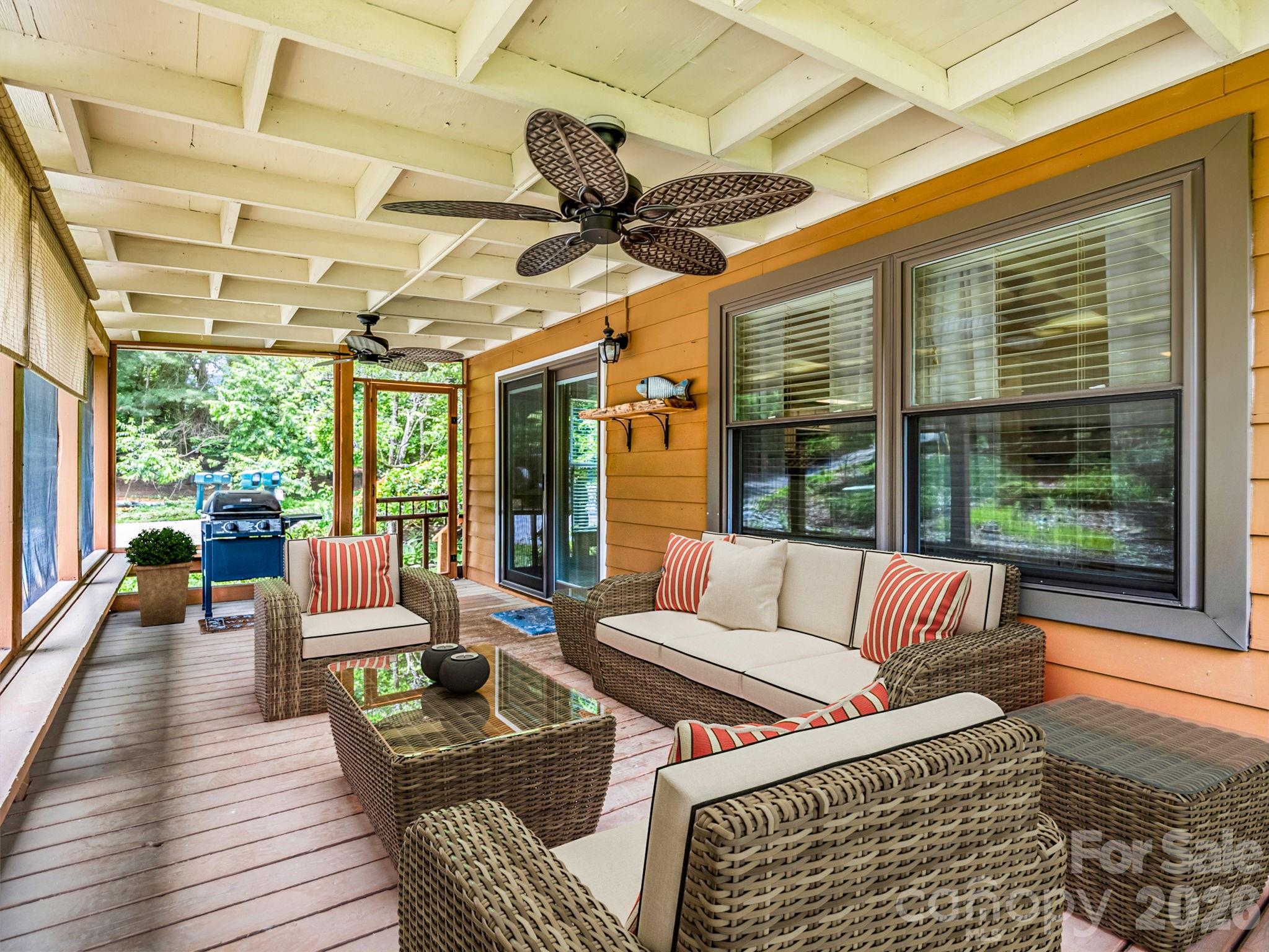 117 Willow Way — Hendersonville