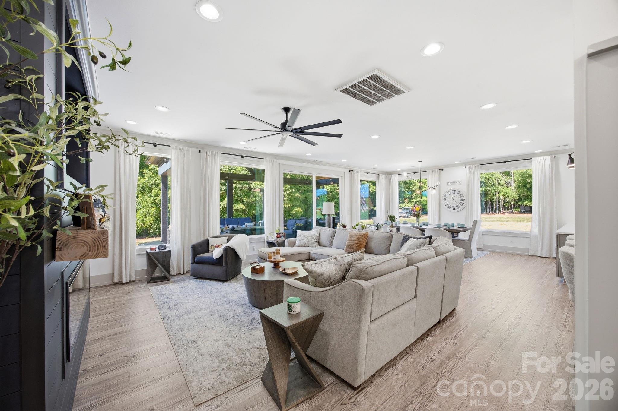 8815 Bringle Ferry Road — Salisbury
