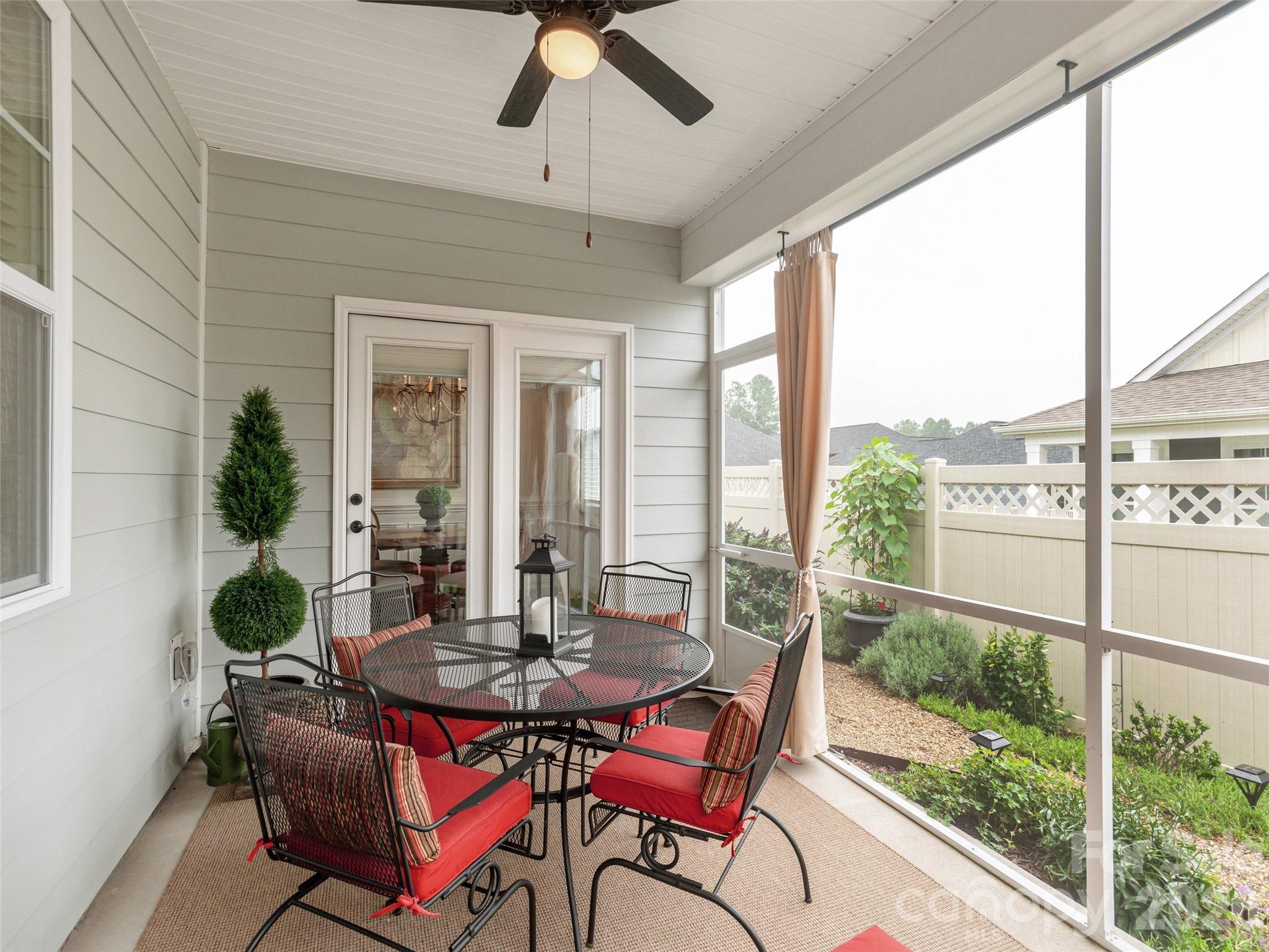 743 Summerfield Place — Flat Rock