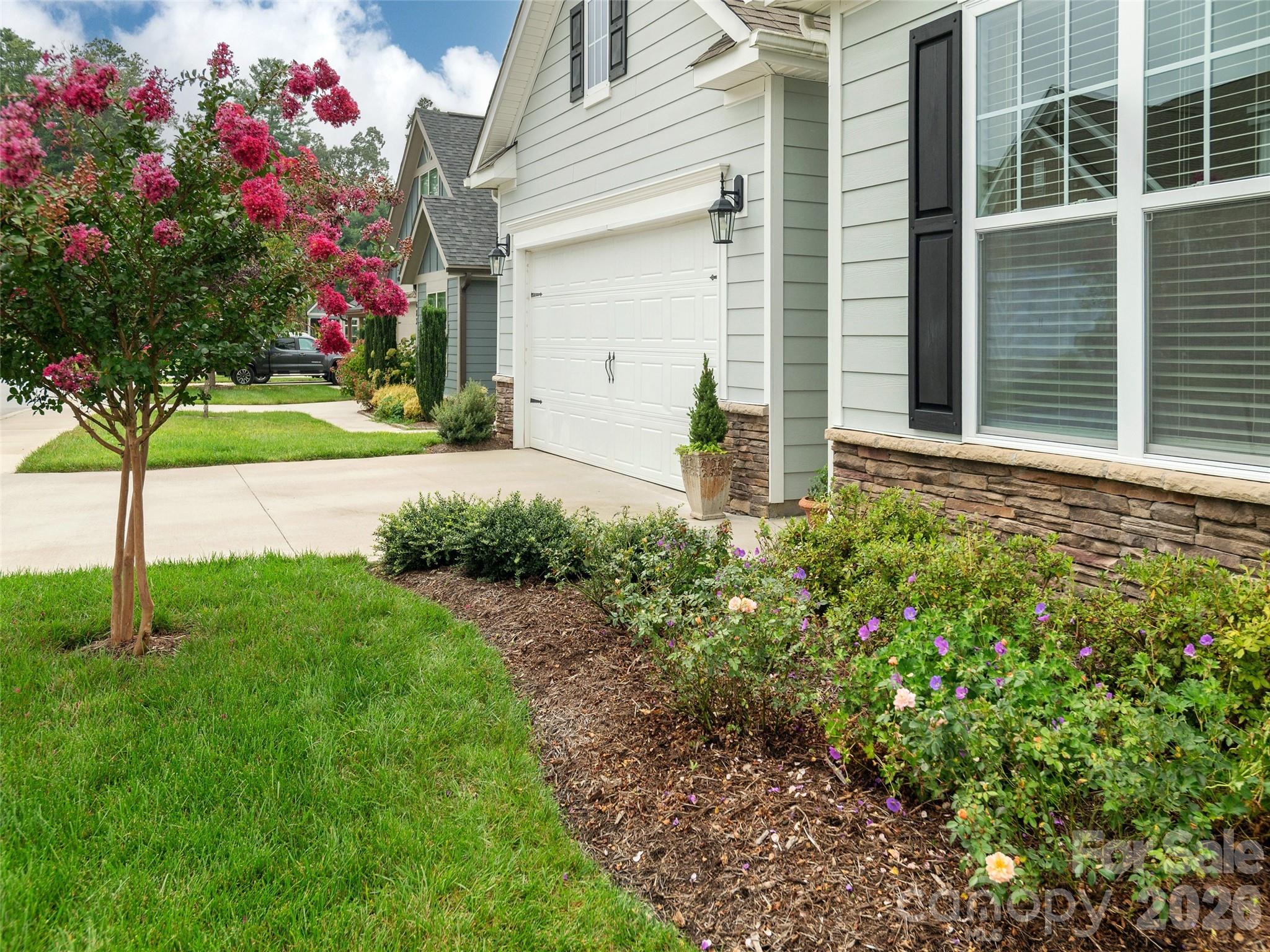 743 Summerfield Place — Flat Rock