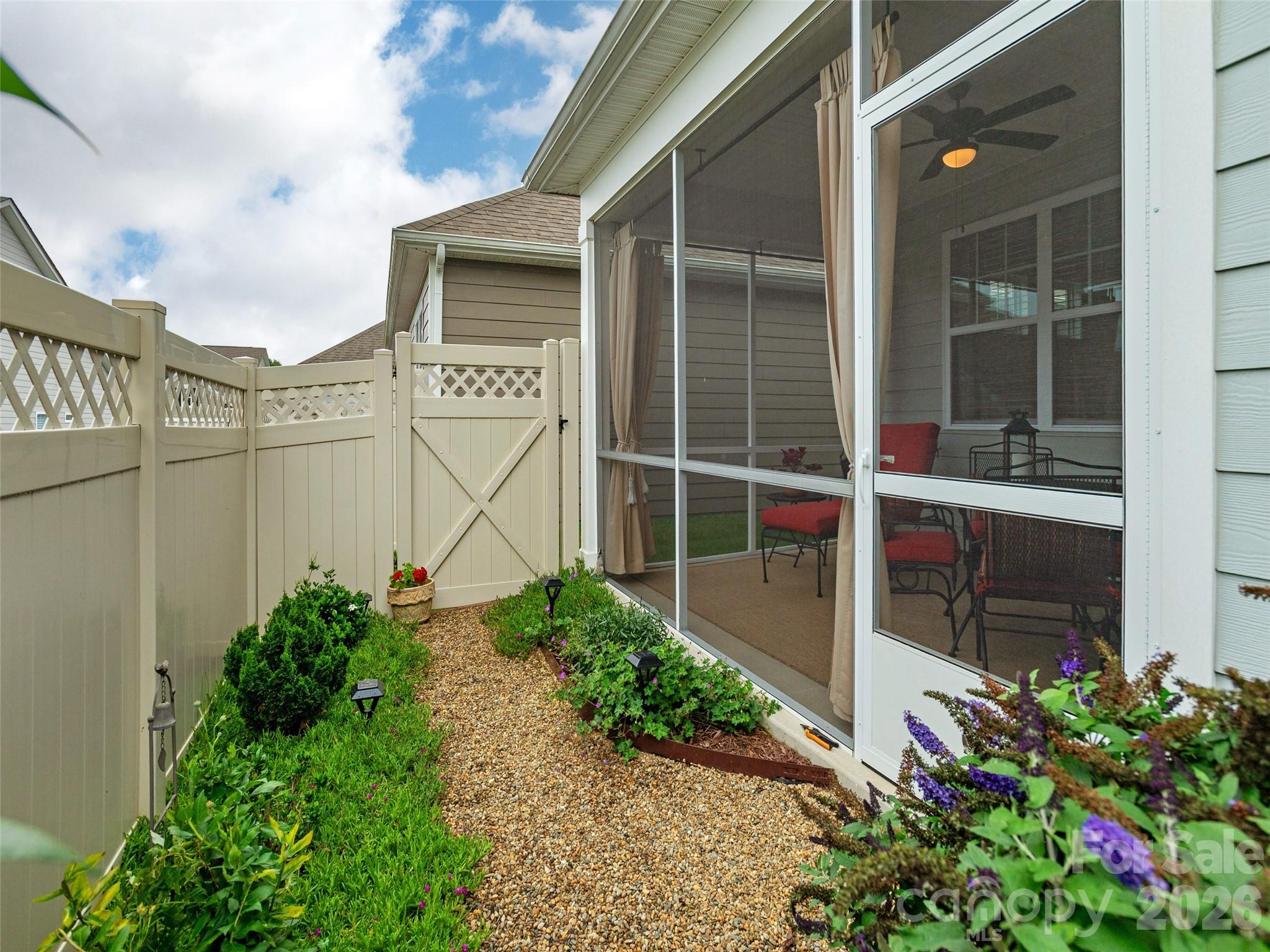 743 Summerfield Place — Flat Rock