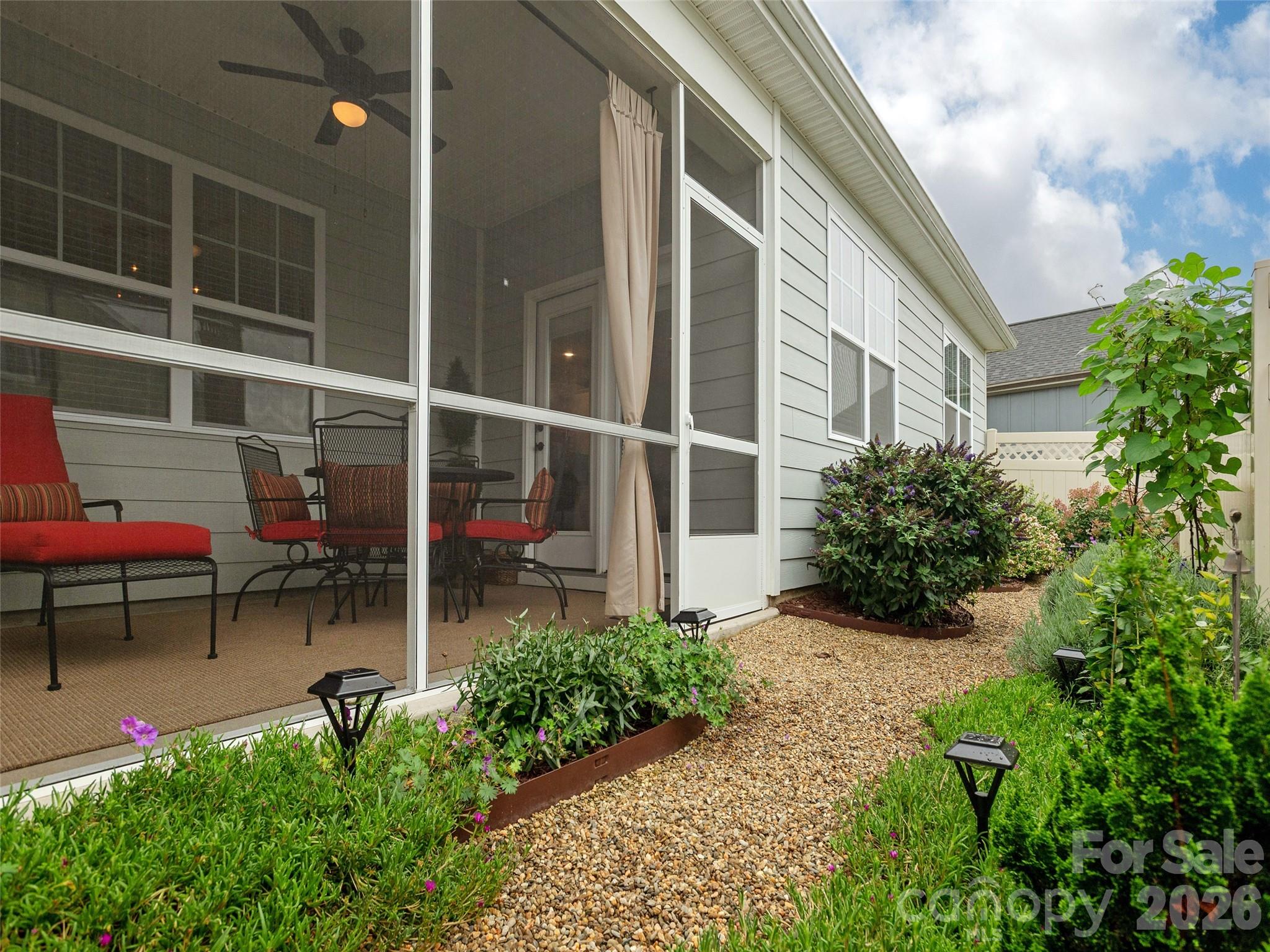 743 Summerfield Place — Flat Rock
