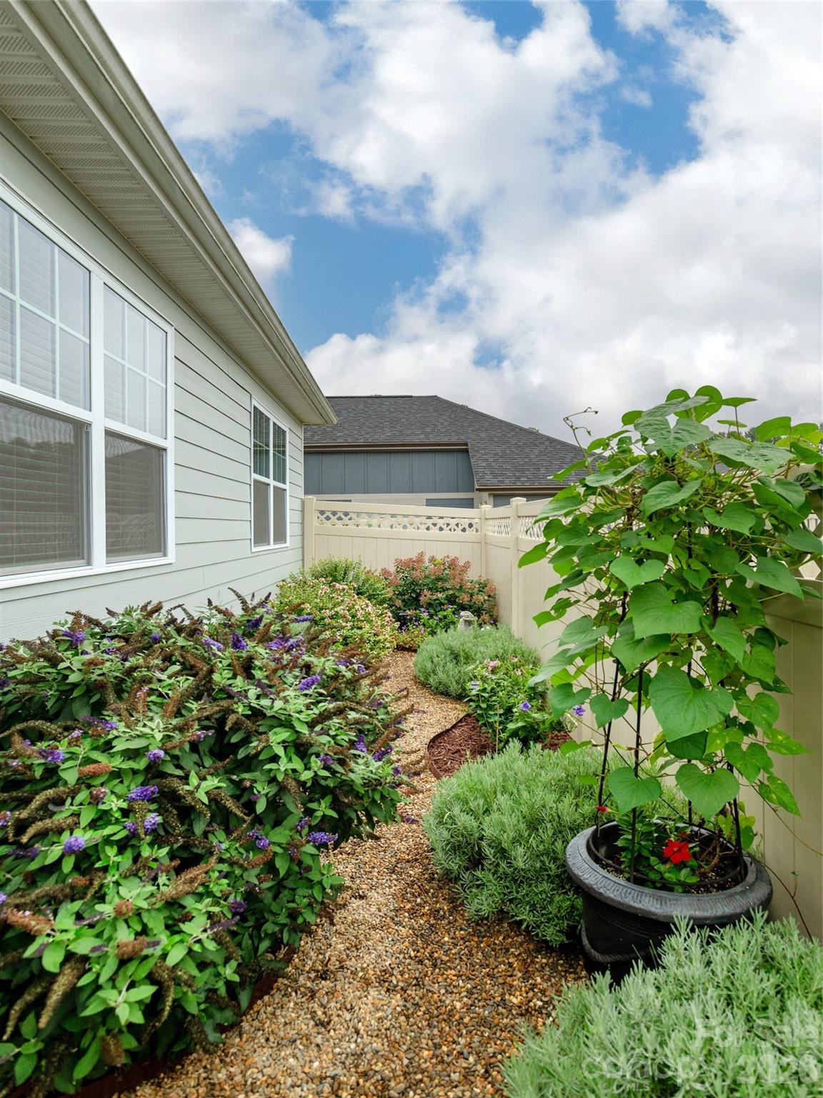 743 Summerfield Place — Flat Rock