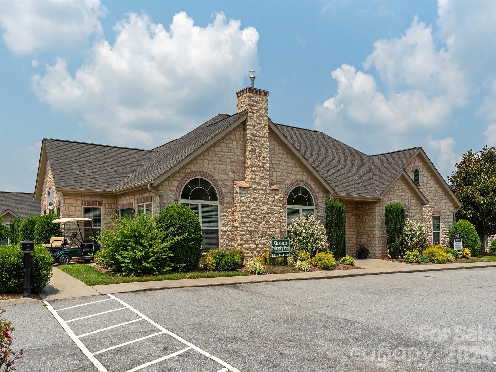 743 Summerfield Place — Flat Rock