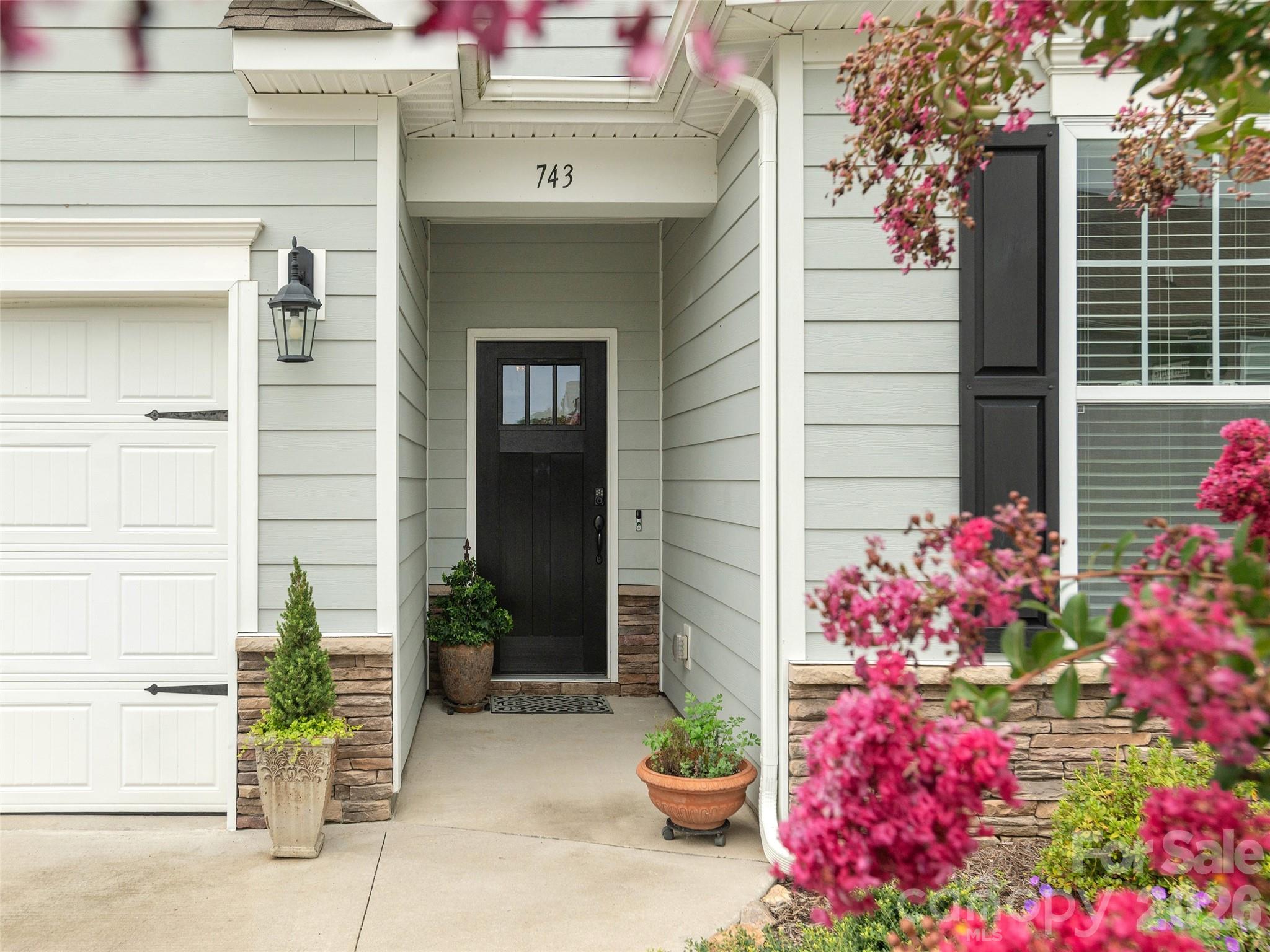 743 Summerfield Place — Flat Rock