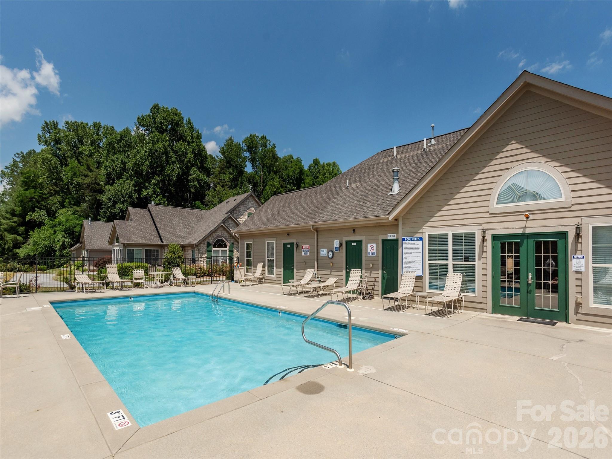 743 Summerfield Place — Flat Rock