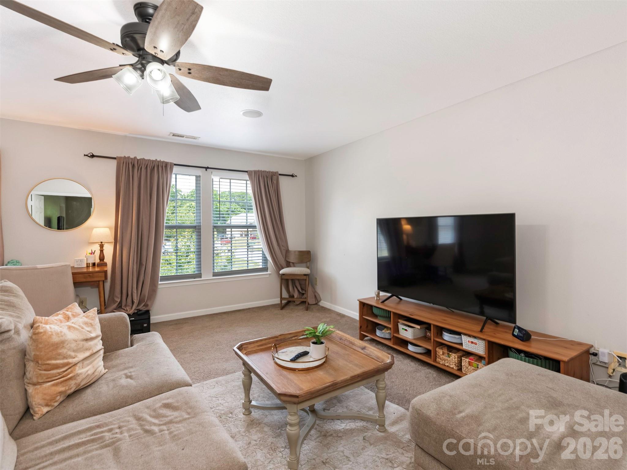 941 Capetown Lane — Clover