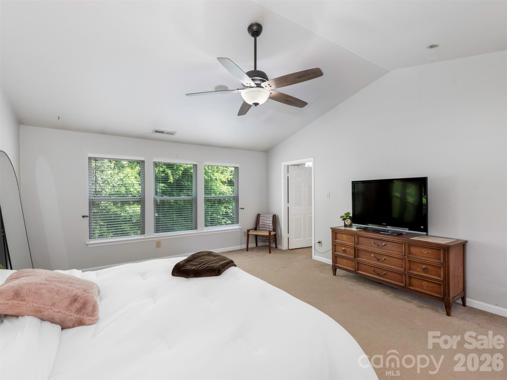 941 Capetown Lane — Clover