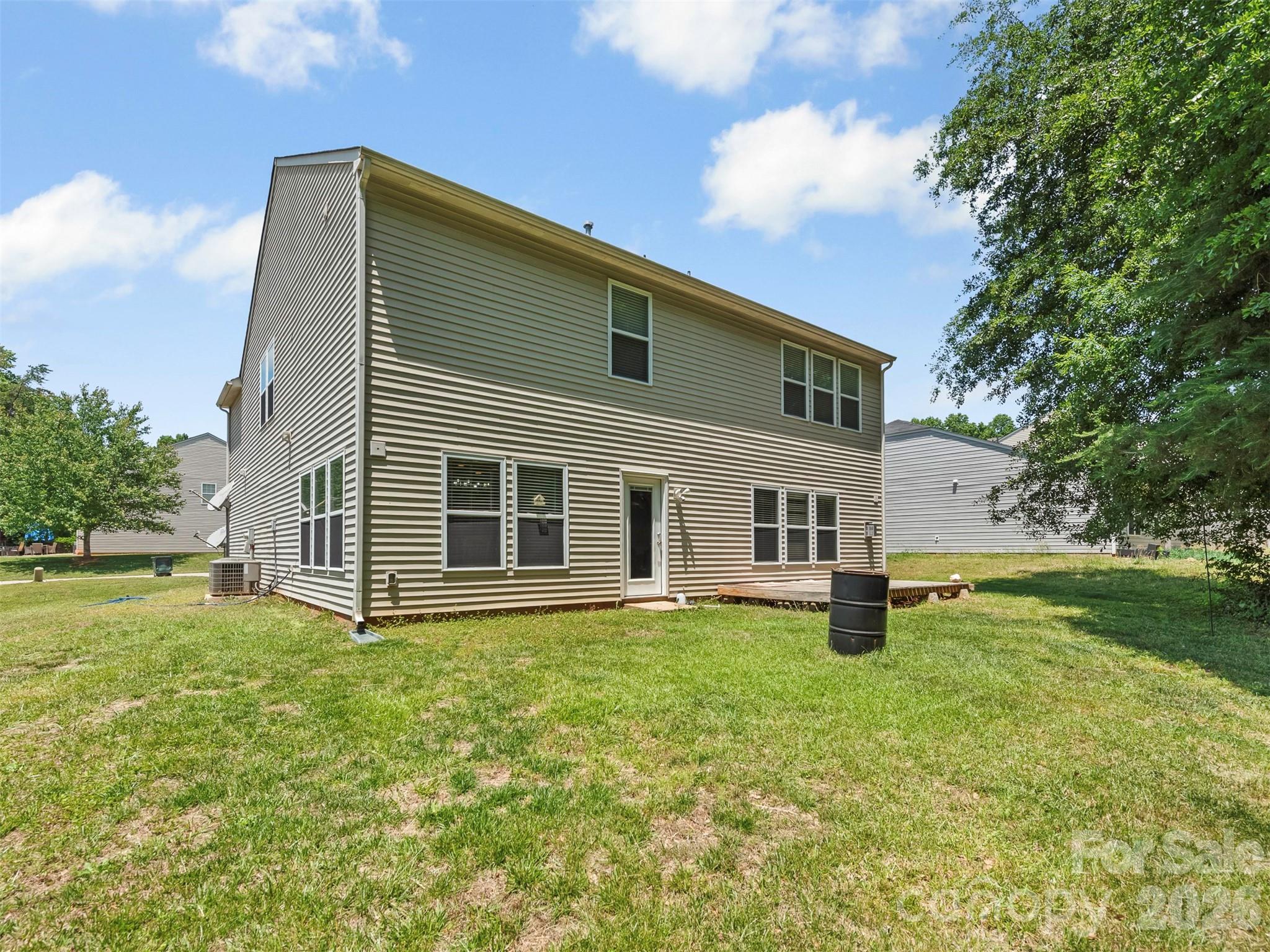 941 Capetown Lane — Clover