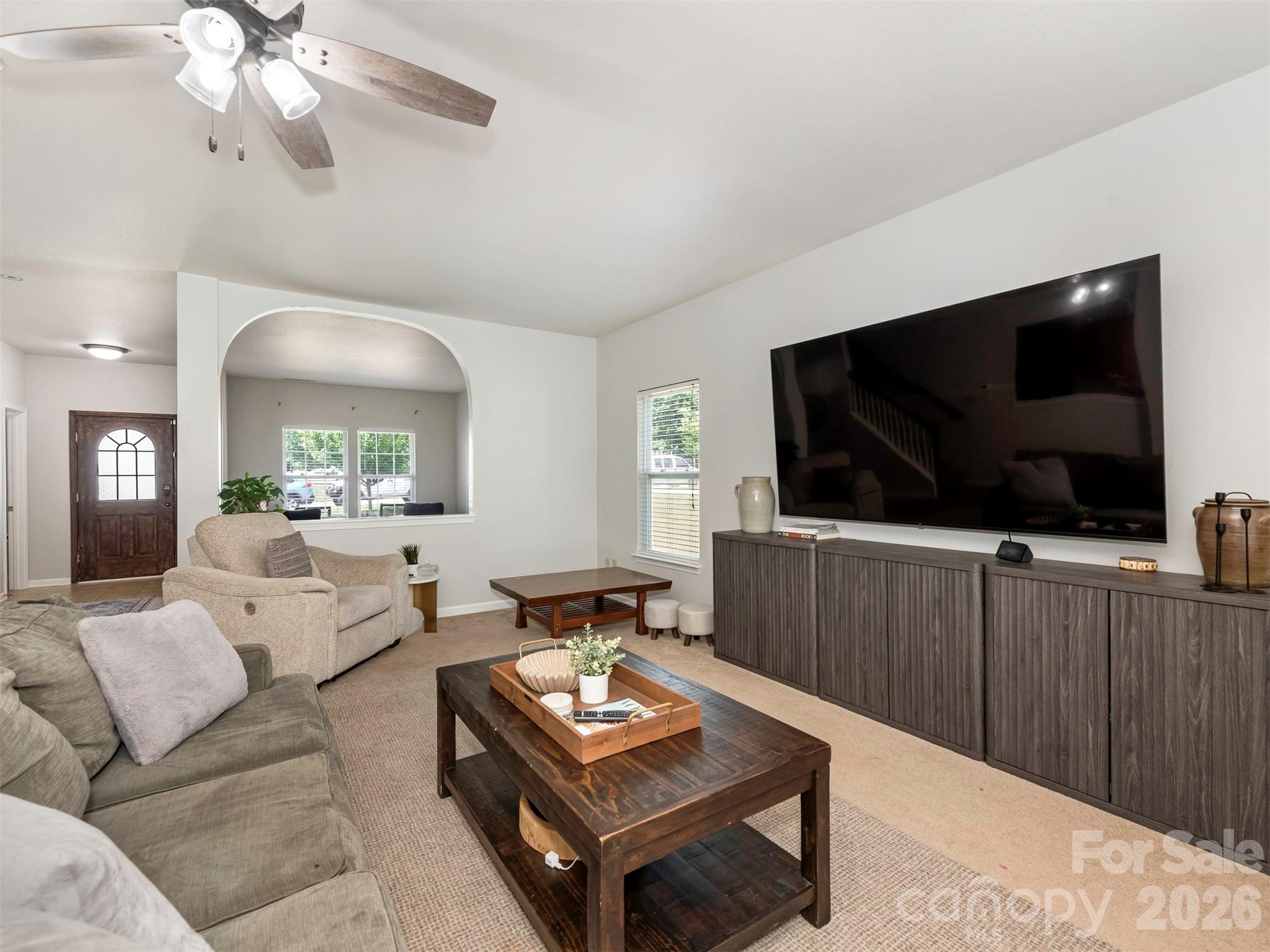 941 Capetown Lane — Clover