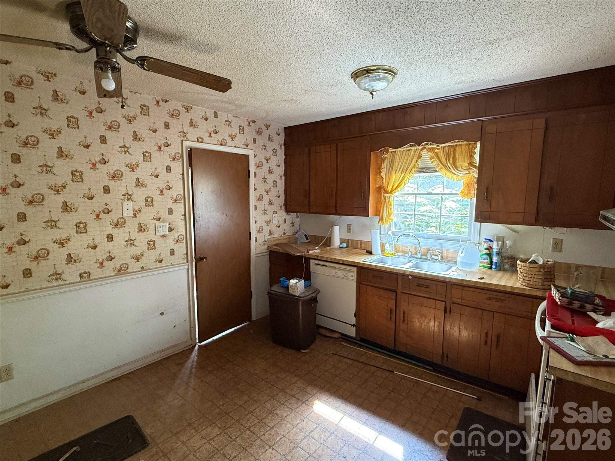 10100 Starwood Drive — Charlotte