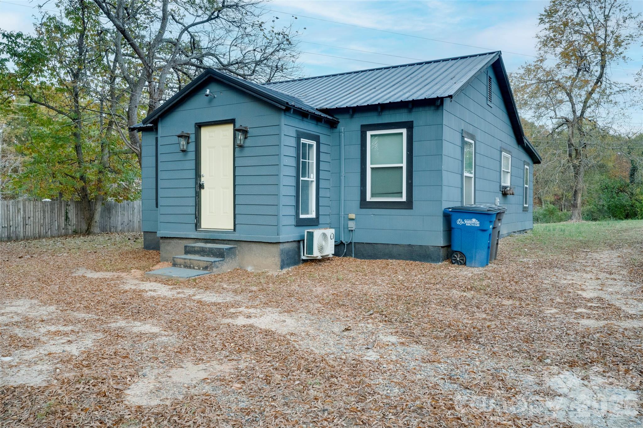1327 11th Street — Statesville