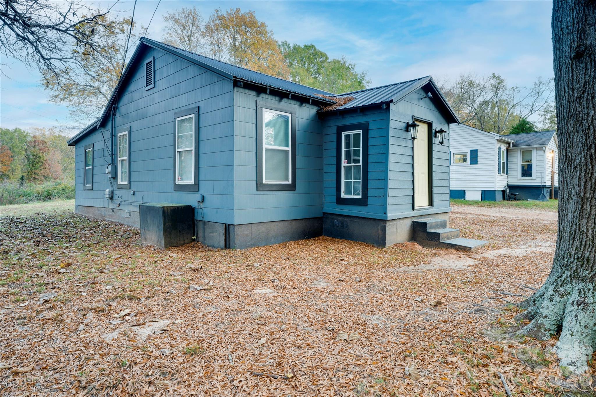 1327 11th Street — Statesville