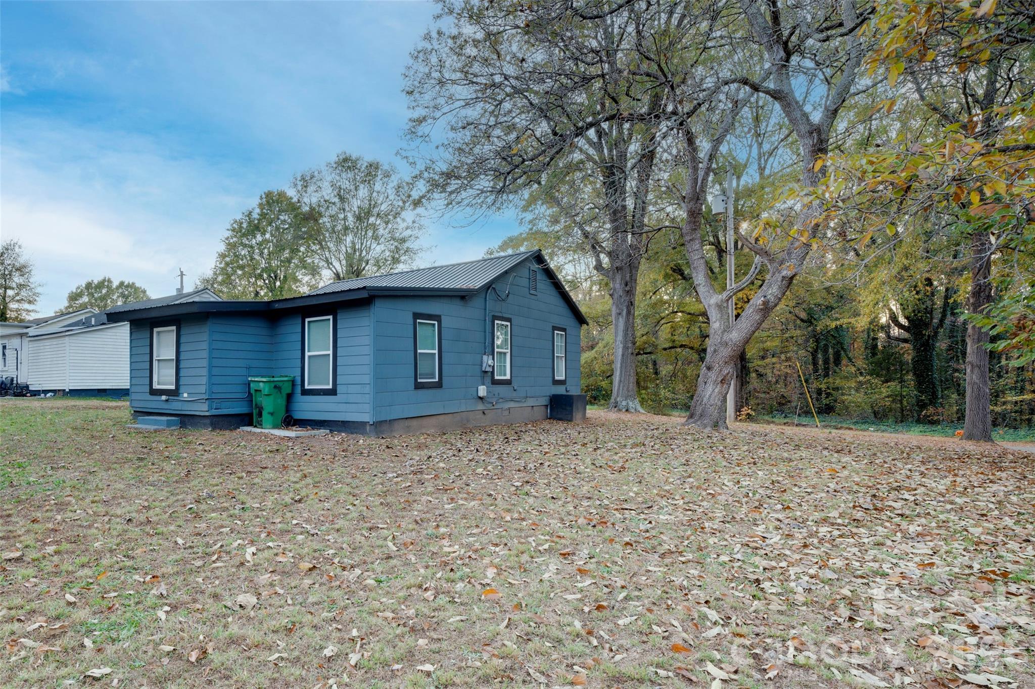 1327 11th Street — Statesville