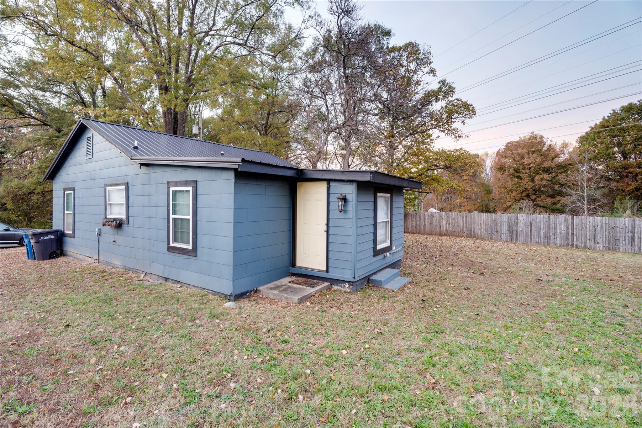1327 11th Street — Statesville