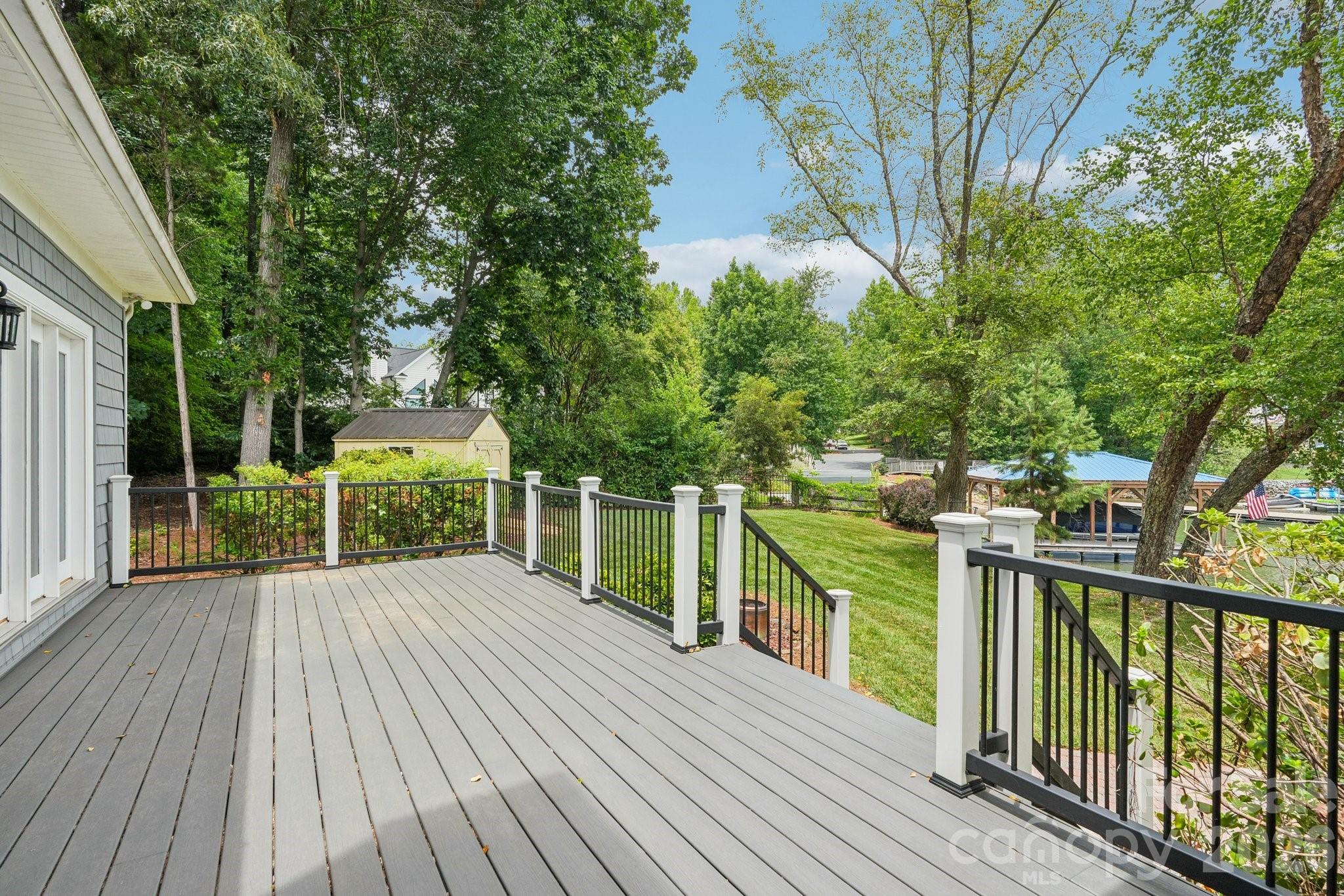 165 Prestwood Lane — Mooresville