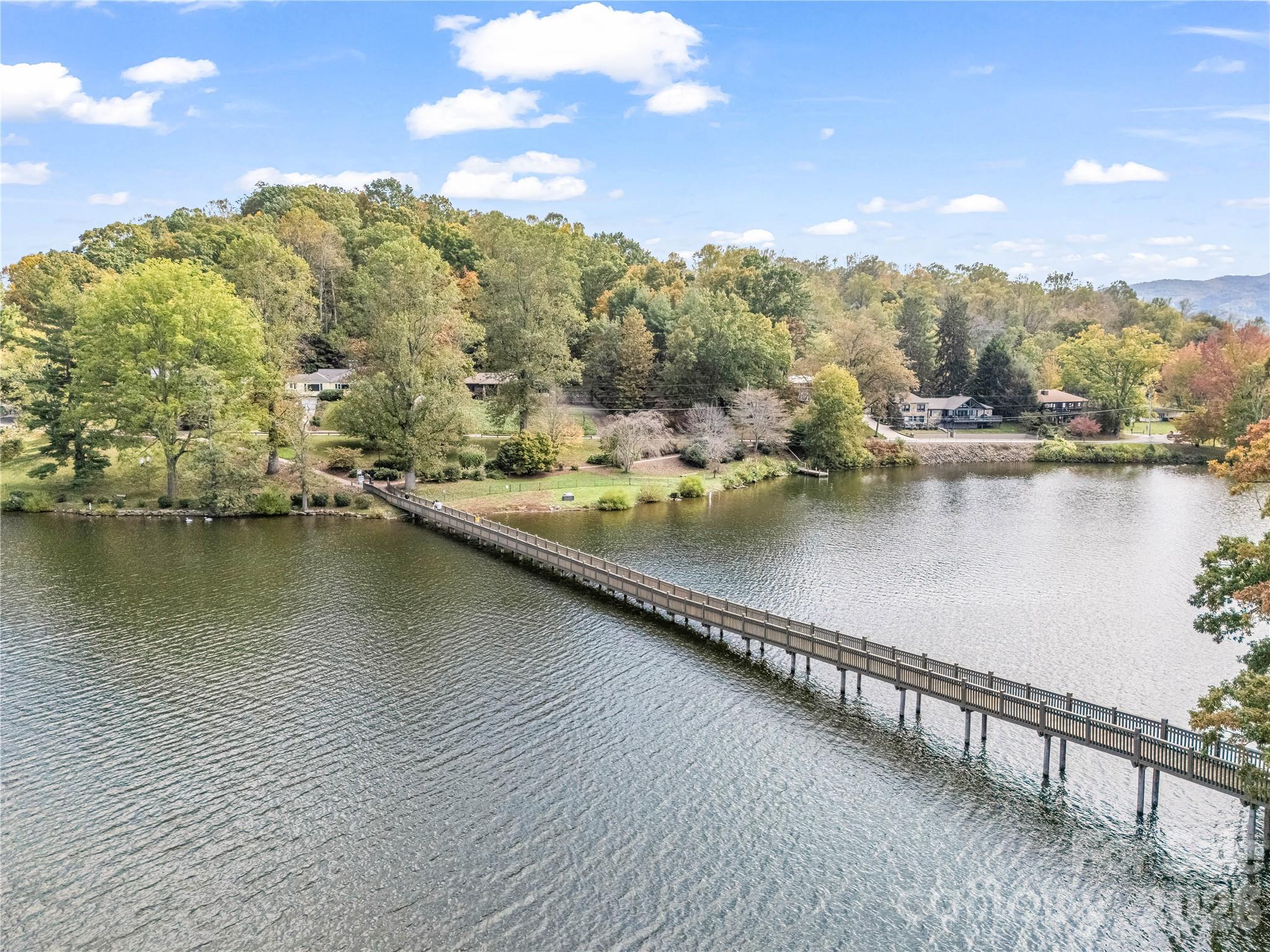 486 Oxford Road — Lake Junaluska