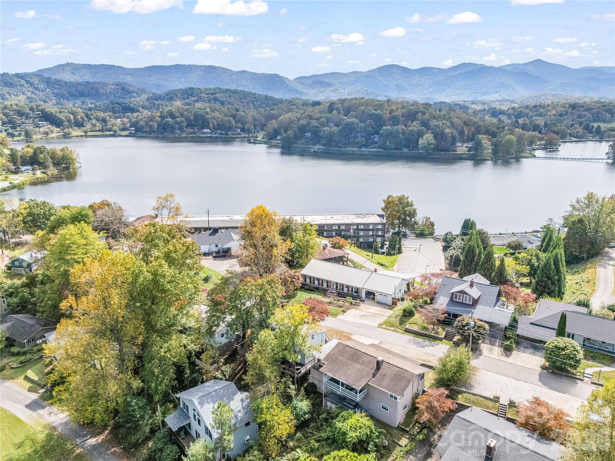 486 Oxford Road — Lake Junaluska