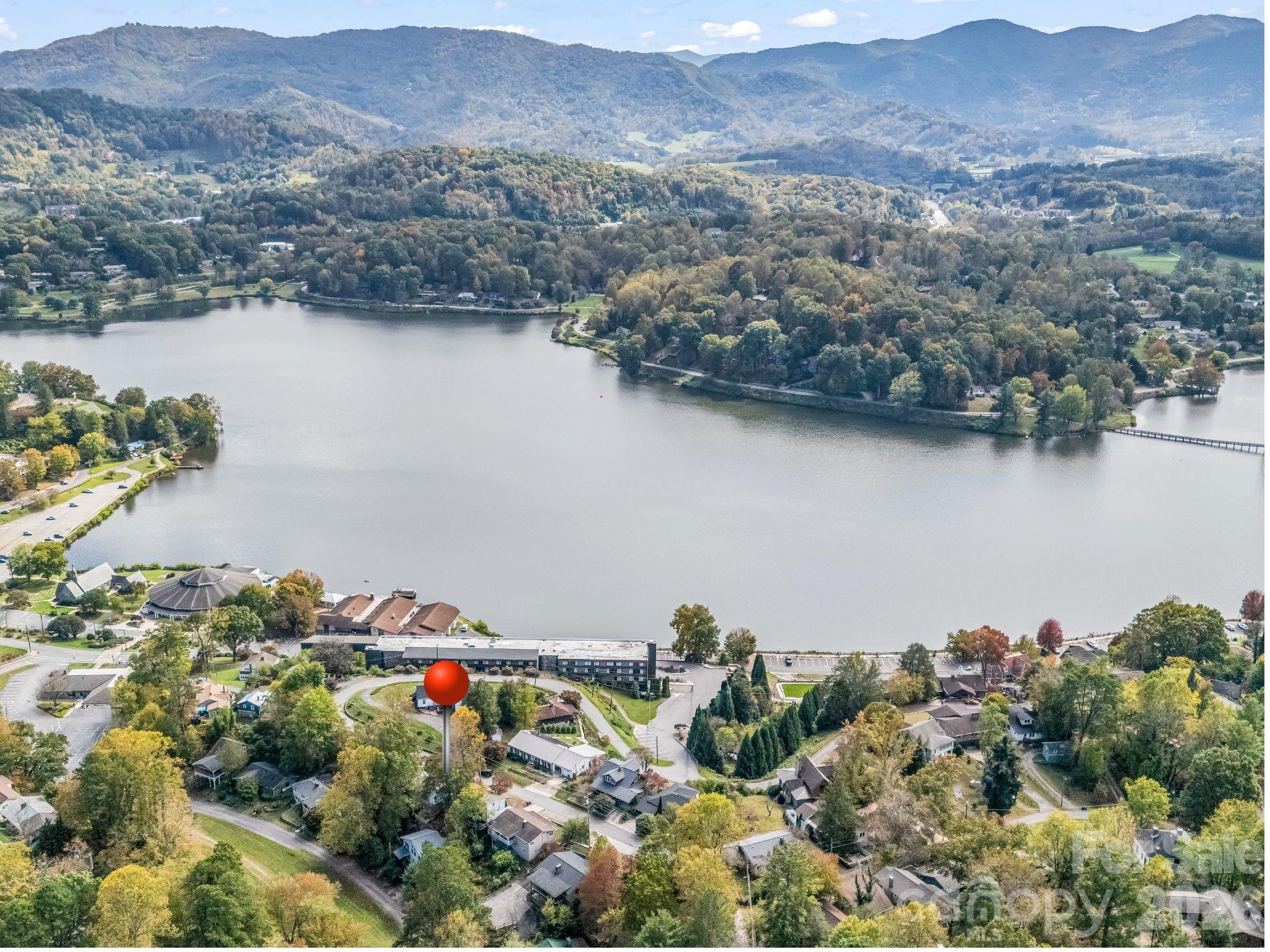 486 Oxford Road — Lake Junaluska