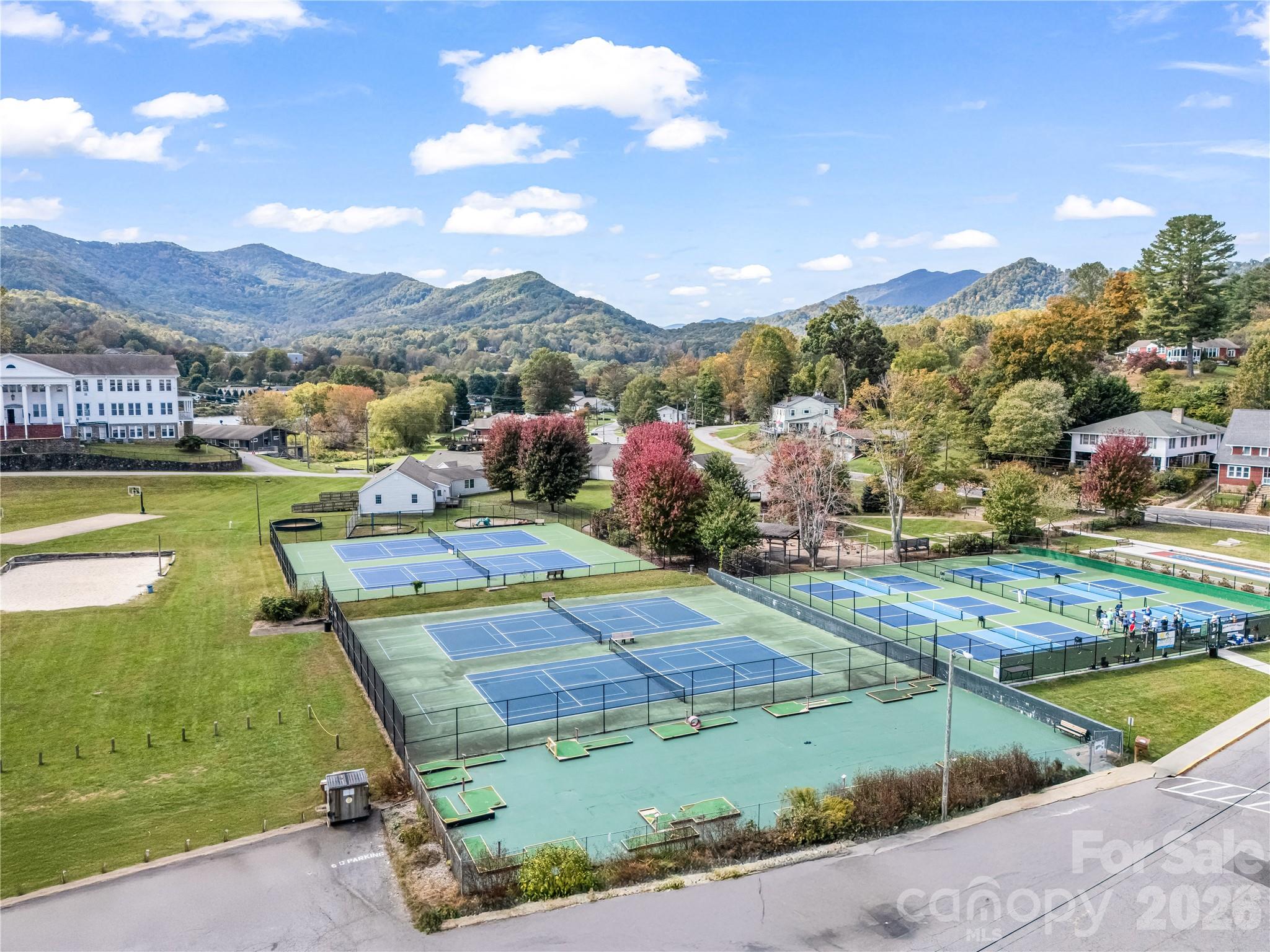 486 Oxford Road — Lake Junaluska