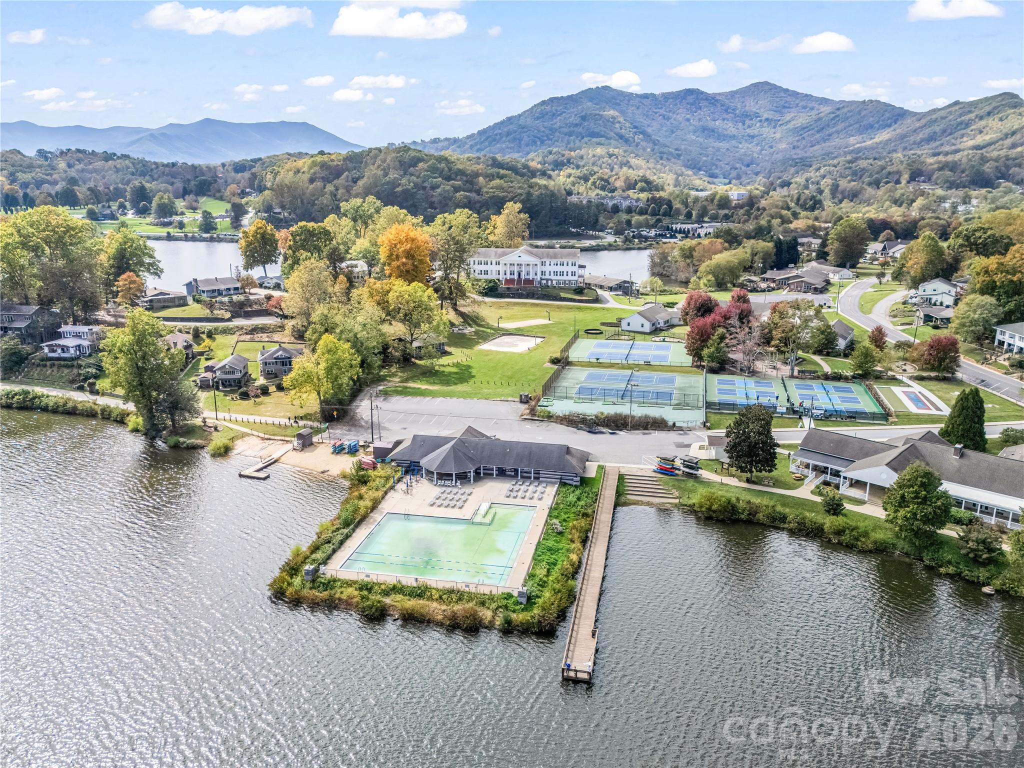 486 Oxford Road — Lake Junaluska