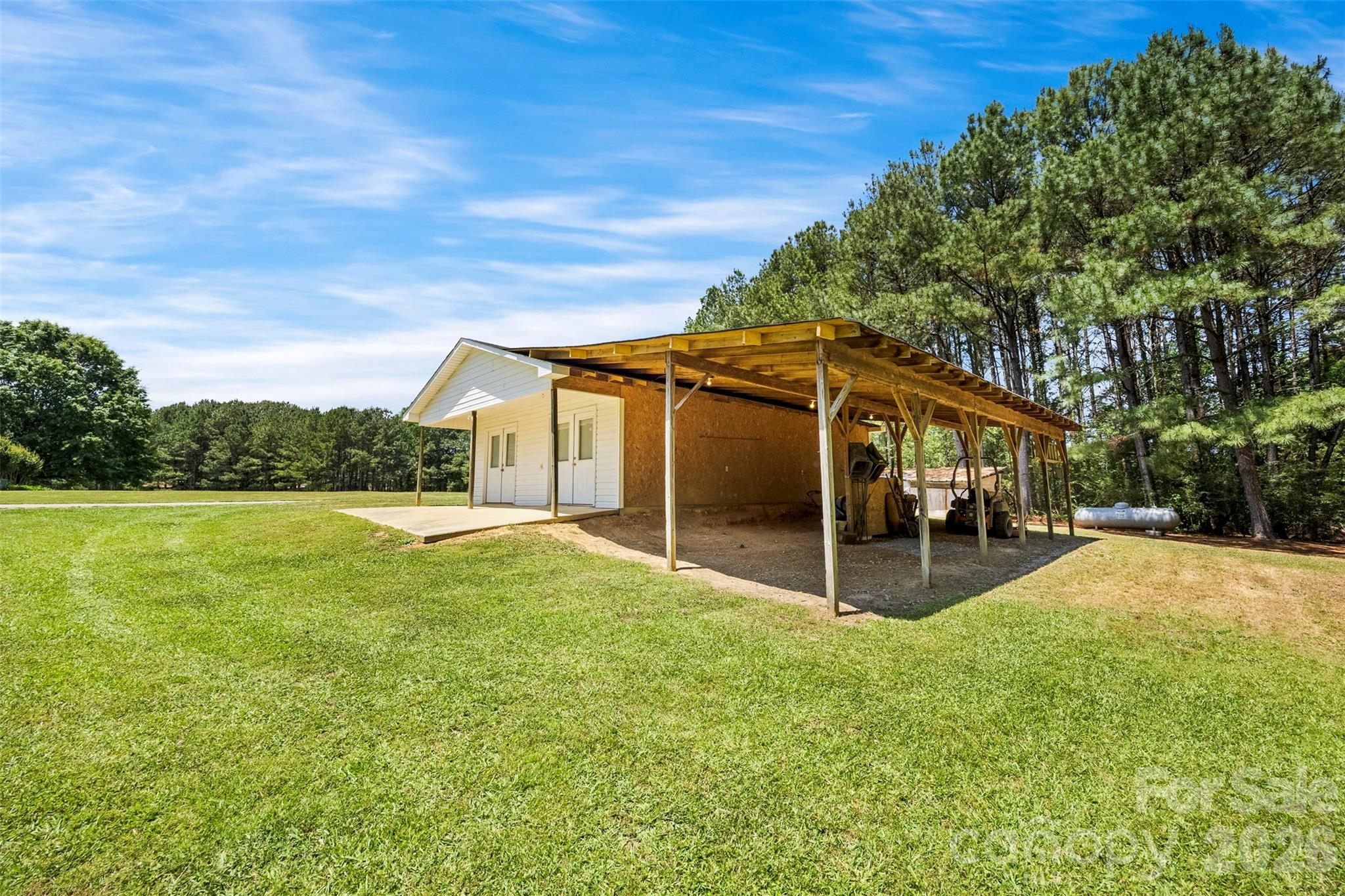 5639 White Store Road — Wingate