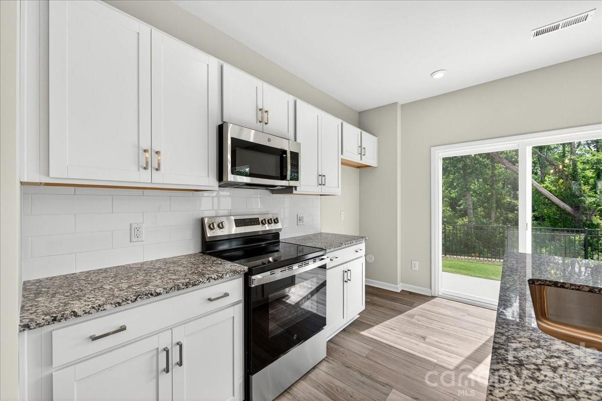6049 Longar Lane — Charlotte