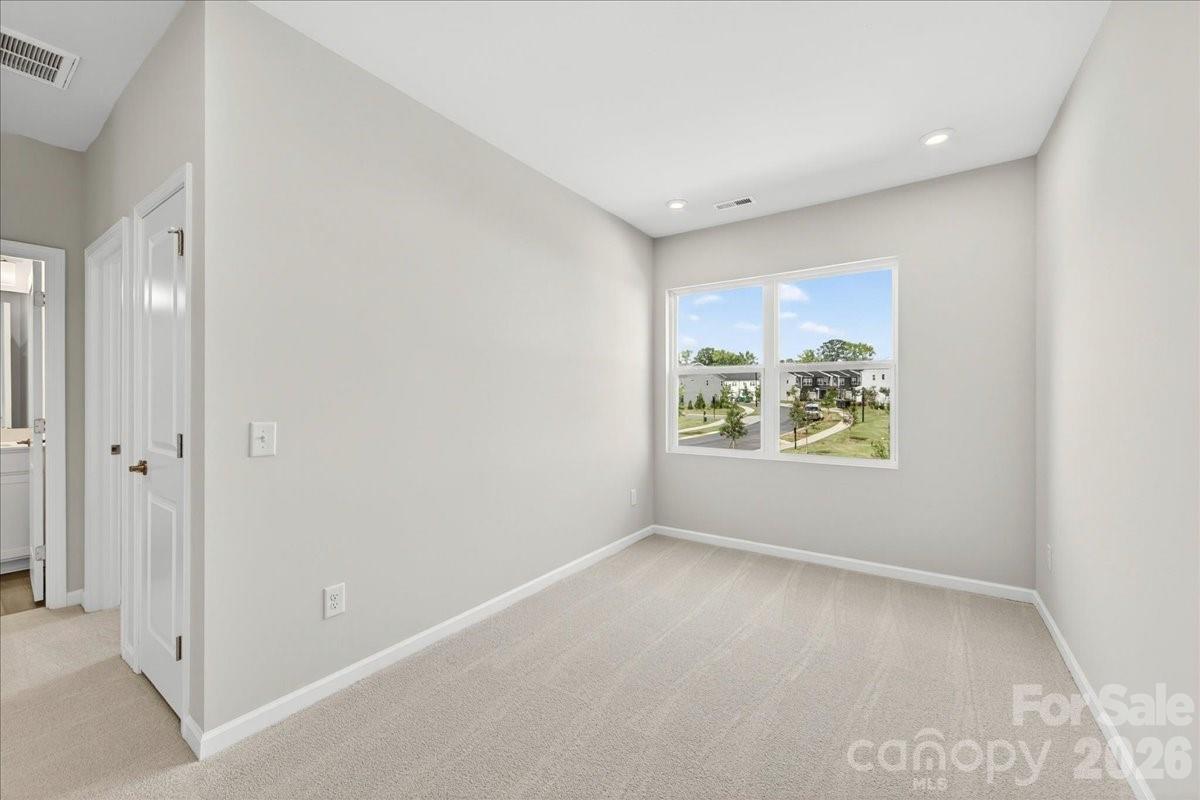 6049 Longar Lane — Charlotte