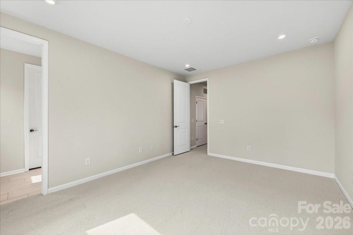 6049 Longar Lane — Charlotte
