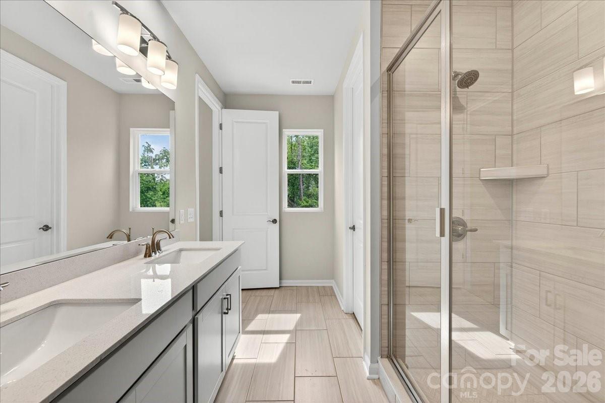 6049 Longar Lane — Charlotte
