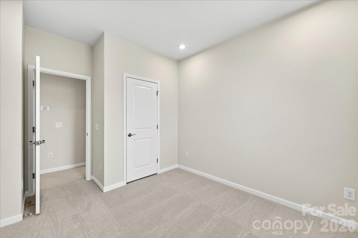 6049 Longar Lane — Charlotte