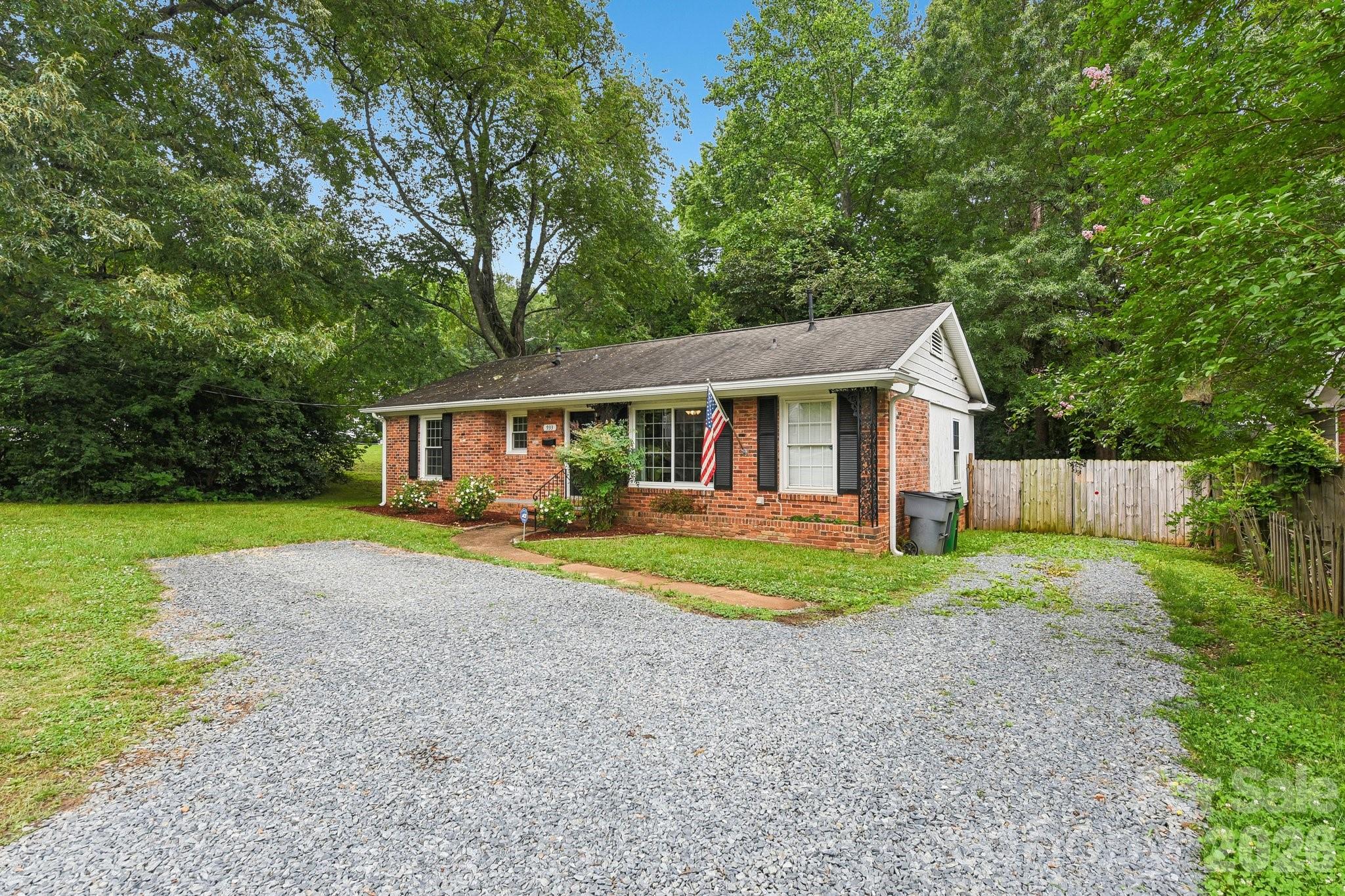 933 Clanton Road — Charlotte