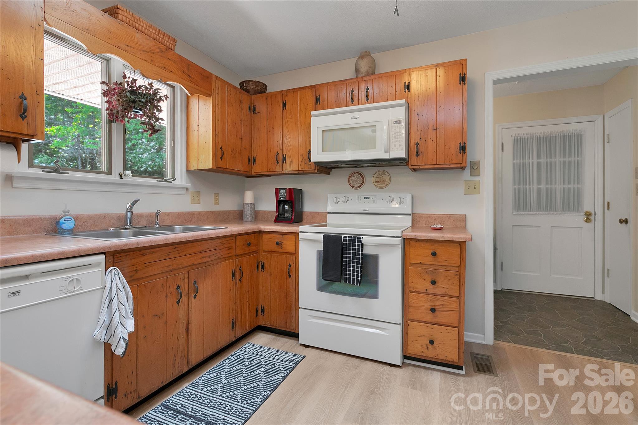 94 Sweetwater Lane — Pisgah Forest