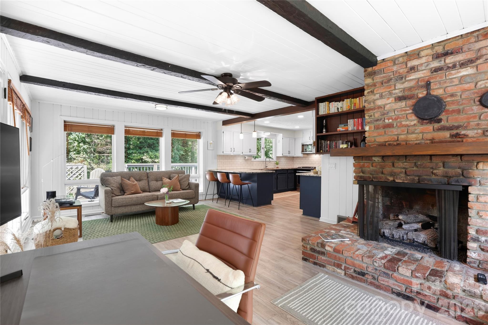 711 Oak Terrace Lane — Hendersonville