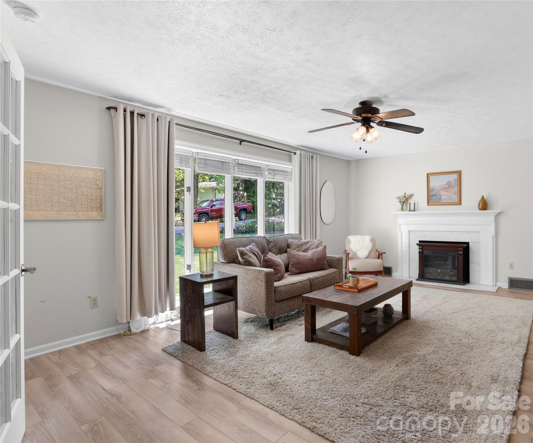 711 Oak Terrace Lane — Hendersonville