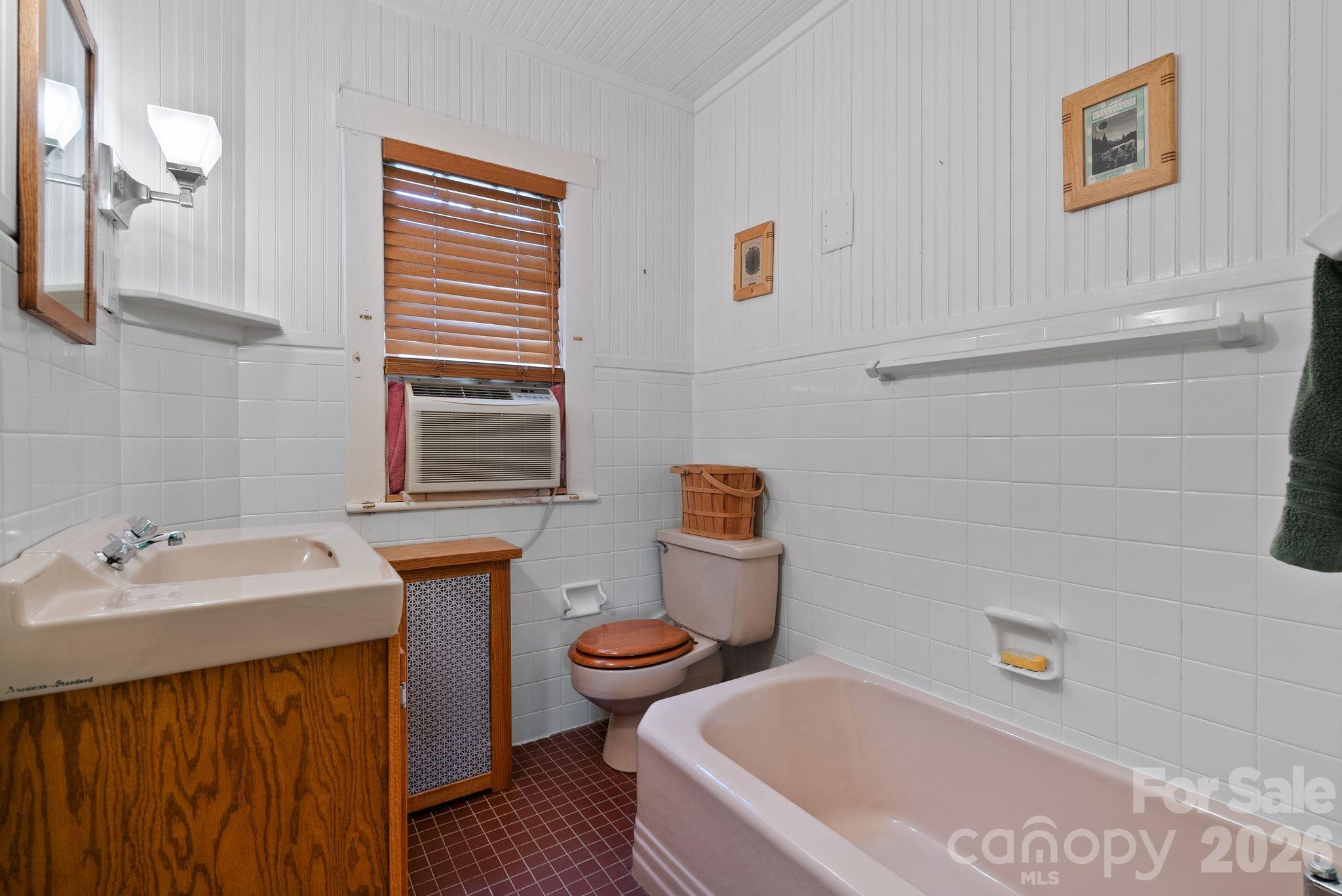 111 Norwood Avenue — Asheville