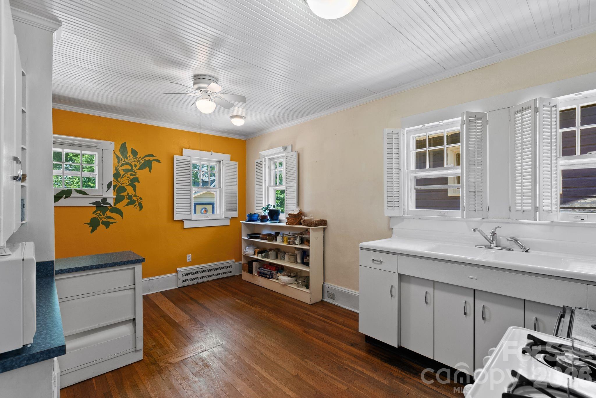 111 Norwood Avenue — Asheville