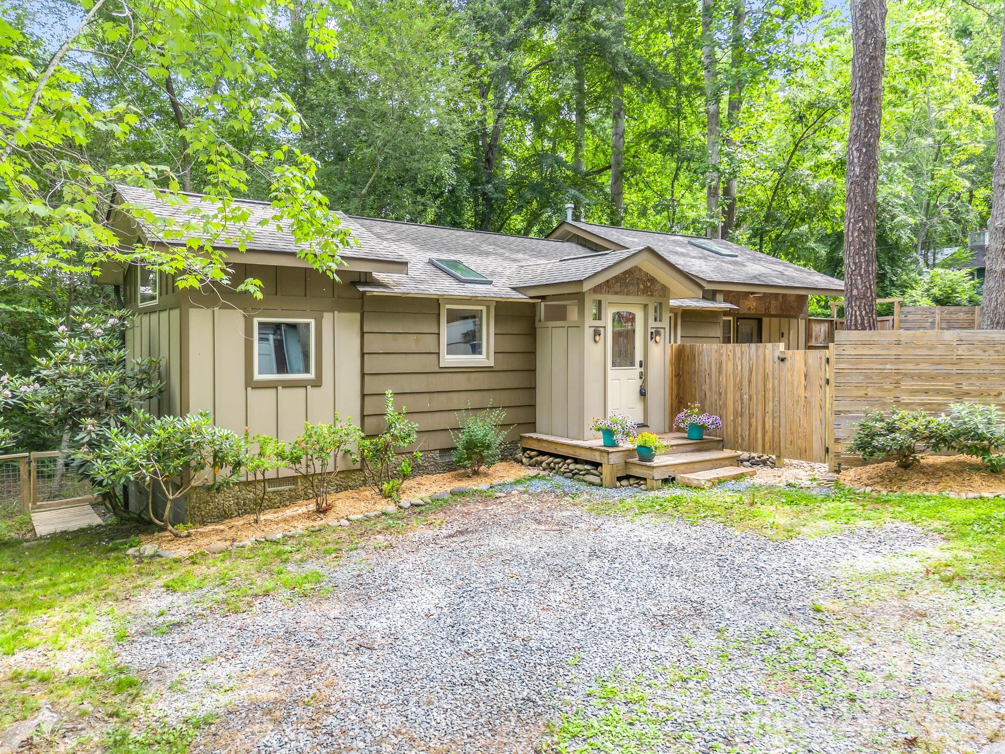 701 Azalea Avenue — Black Mountain