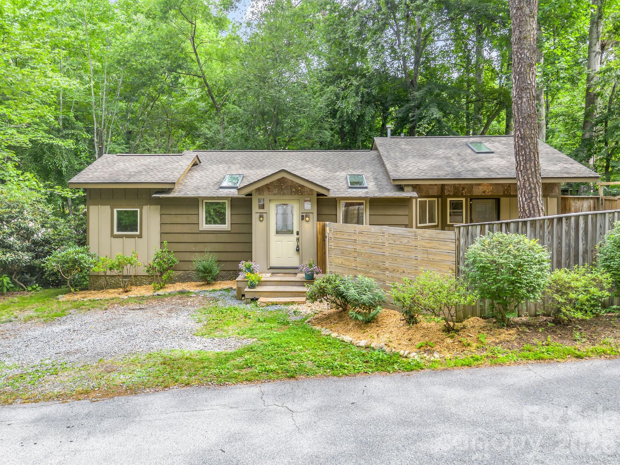 701 Azalea Avenue — Black Mountain