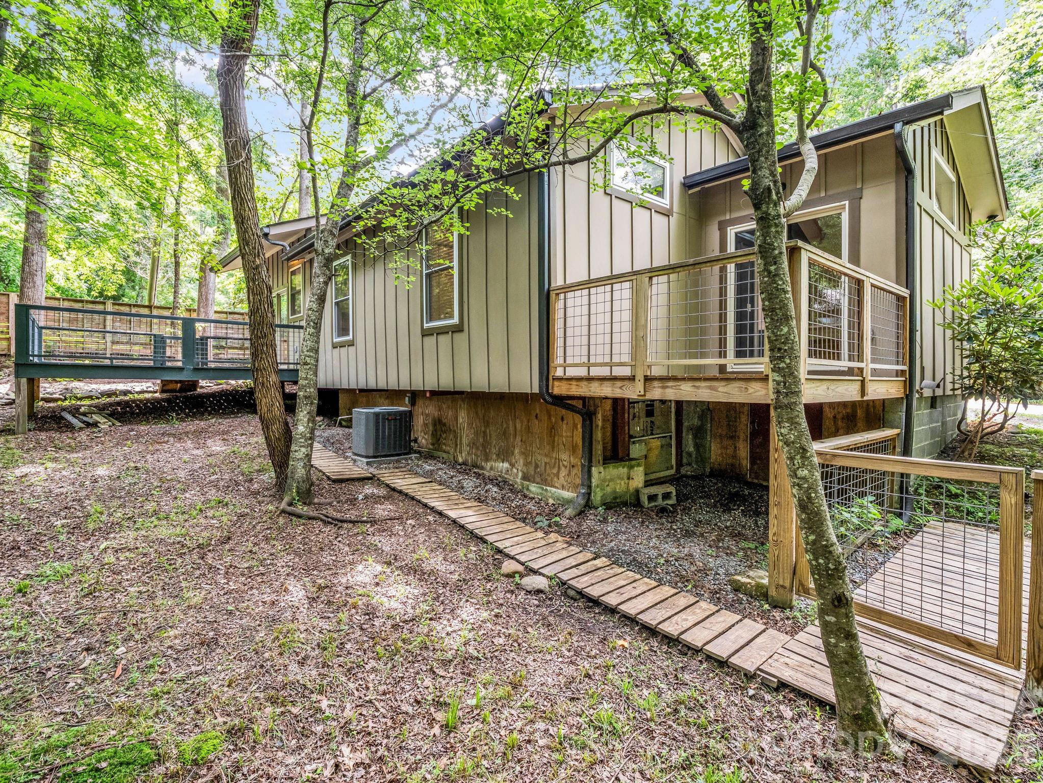 701 Azalea Avenue — Black Mountain
