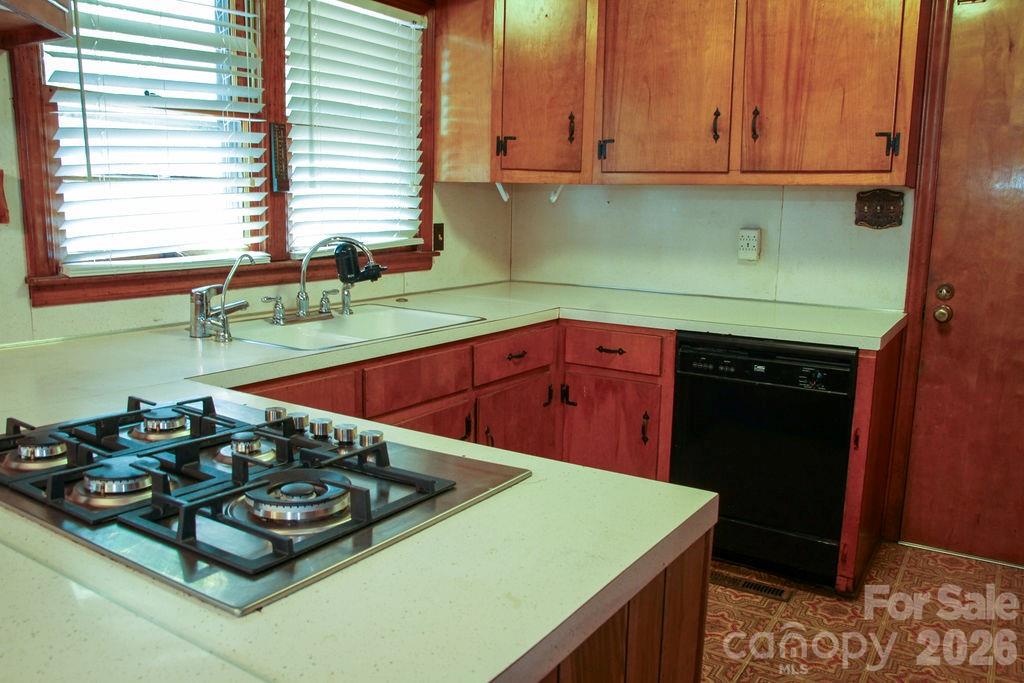 905 S 10th Street — Bessemer City