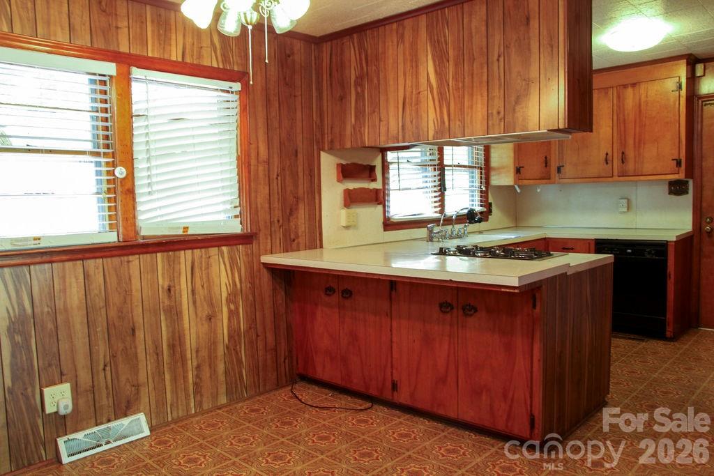 905 S 10th Street — Bessemer City
