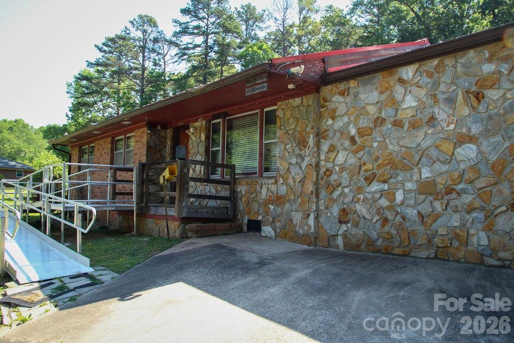 905 S 10th Street — Bessemer City